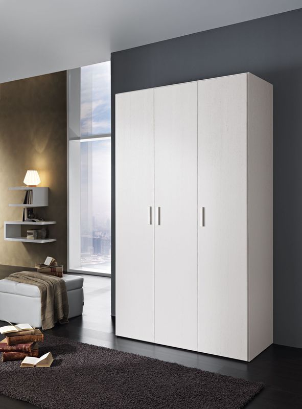 Armadio a 3 Ante in Laminato Colore Bianco Frassinato Armadio a 3 Ante in Laminato Colore Bianco Frassinato