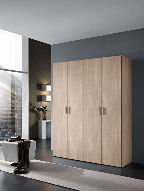 Armadio a 4 Ante in Laminato Colore Olmo Armadio a 4 Ante in Laminato Colore Olmo