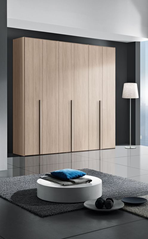 Armadio a 6 Ante in Laminato Colore Olmo Armadio a 6 Ante in Laminato Colore Olmo