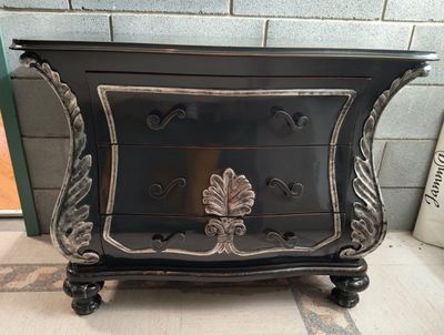 Mobile da Ingresso Massiccio Intagliato a Mano