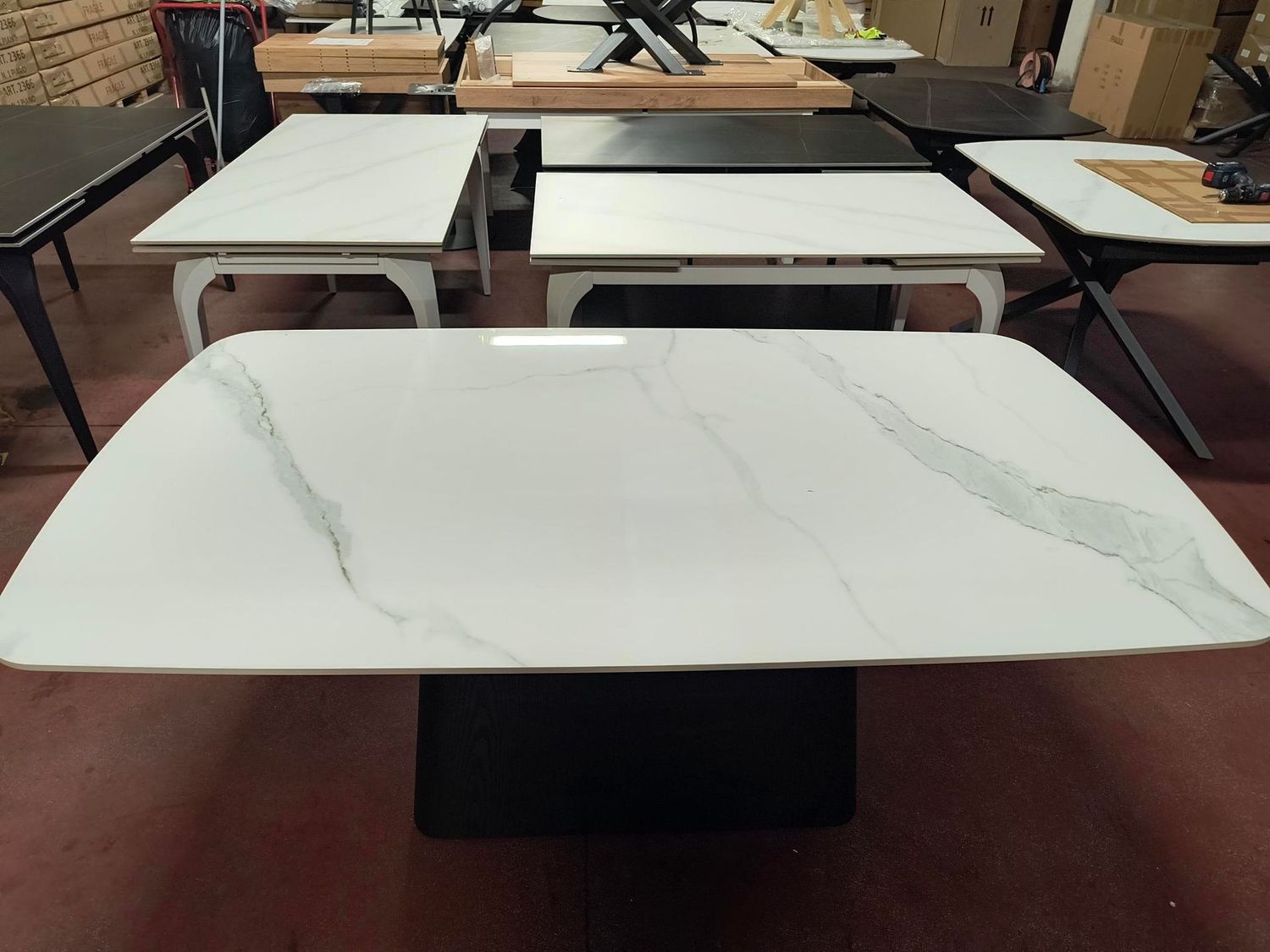 Tavolo in Ceramica Statuario