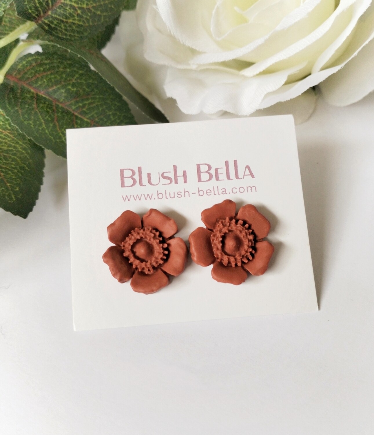 Rustic Brown / Tan Statement Stud