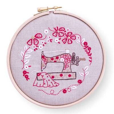 KIT MA MACHINE A COUDRE AVEC TAMBOUR ROUGE- COLLECTION MARIE SUAREZ