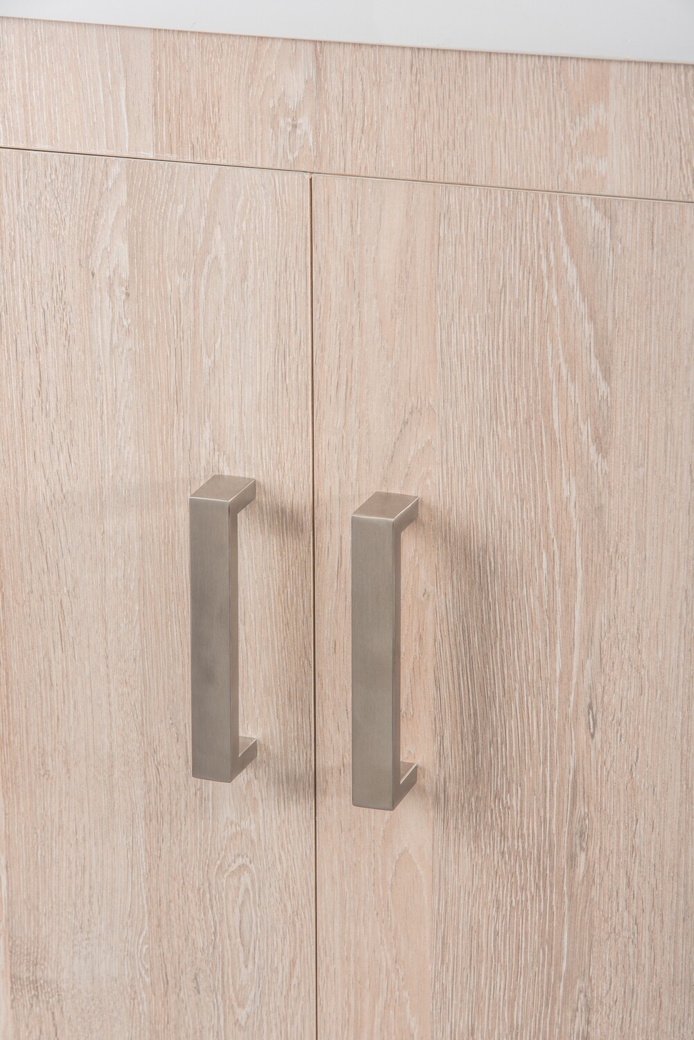 GEZA-600 Floor Standing Cabinet &amp; Basin with silver handles &amp; legs.