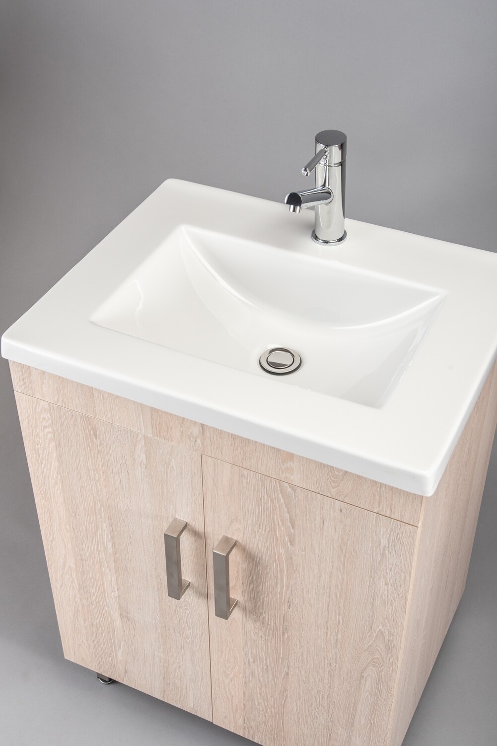 GEZA-600 Floor Standing Cabinet &amp; Basin with silver handles &amp; legs.