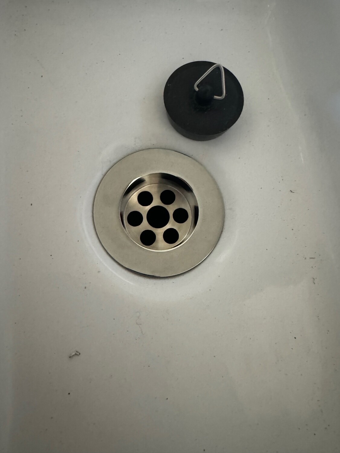 Basin Mixer Waste with Plug 500/600 - Economy Chrome  Finish