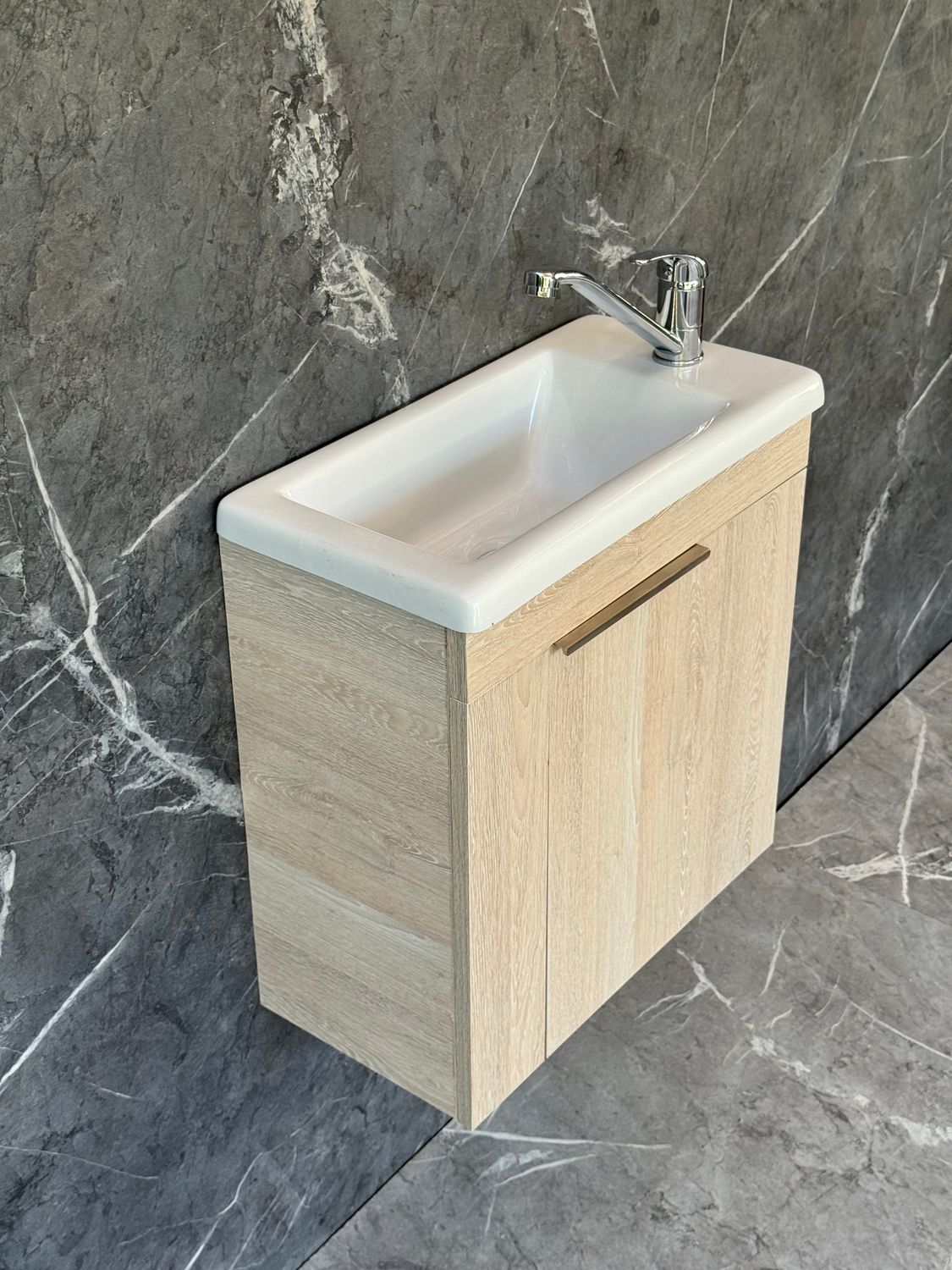 ELIN-500 Wall Mounted Cabinet &amp; Basin with silver handle.