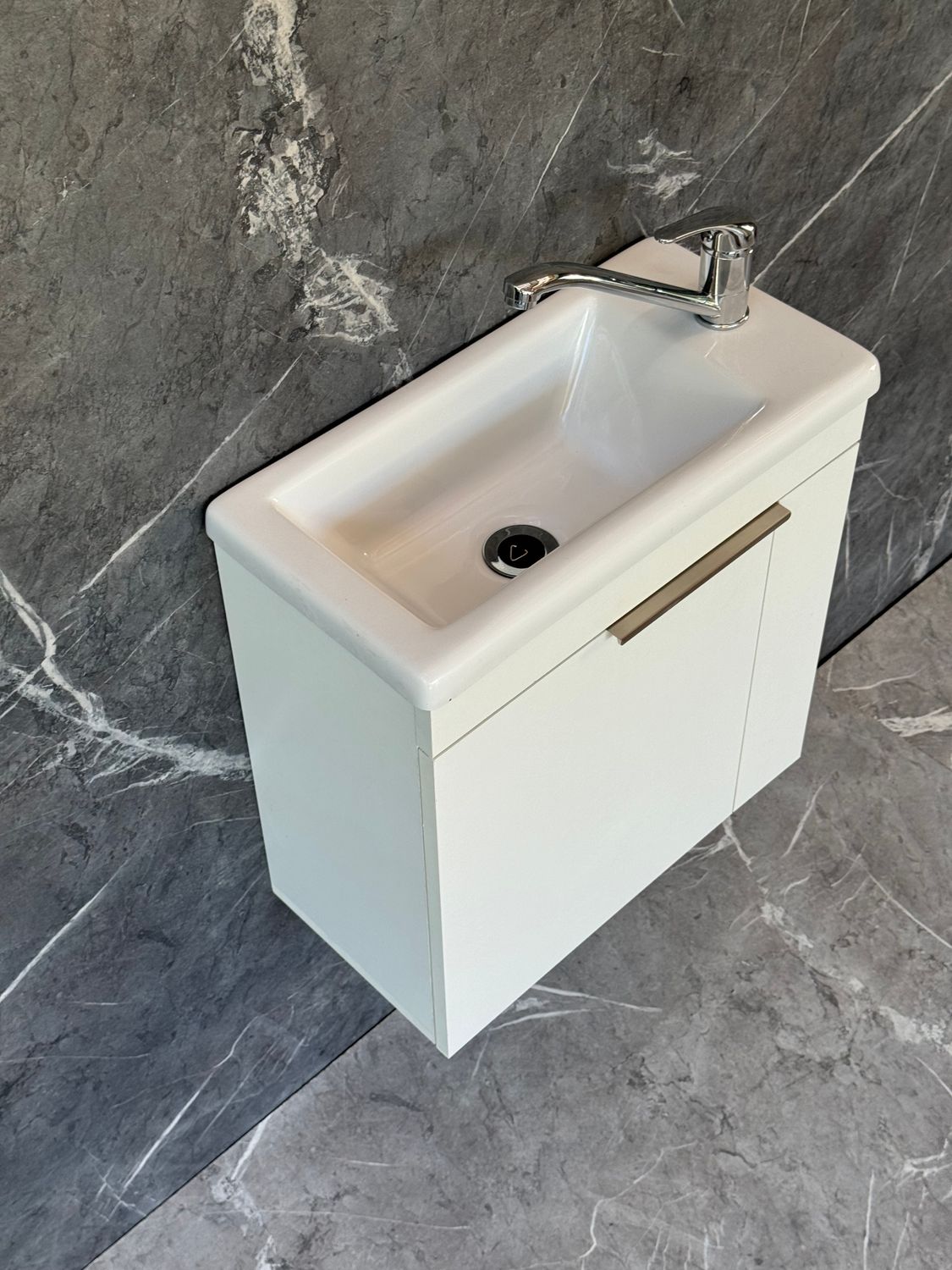 ELIN-500 Wall Mounted Cabinet &amp; Basin with silver handle.