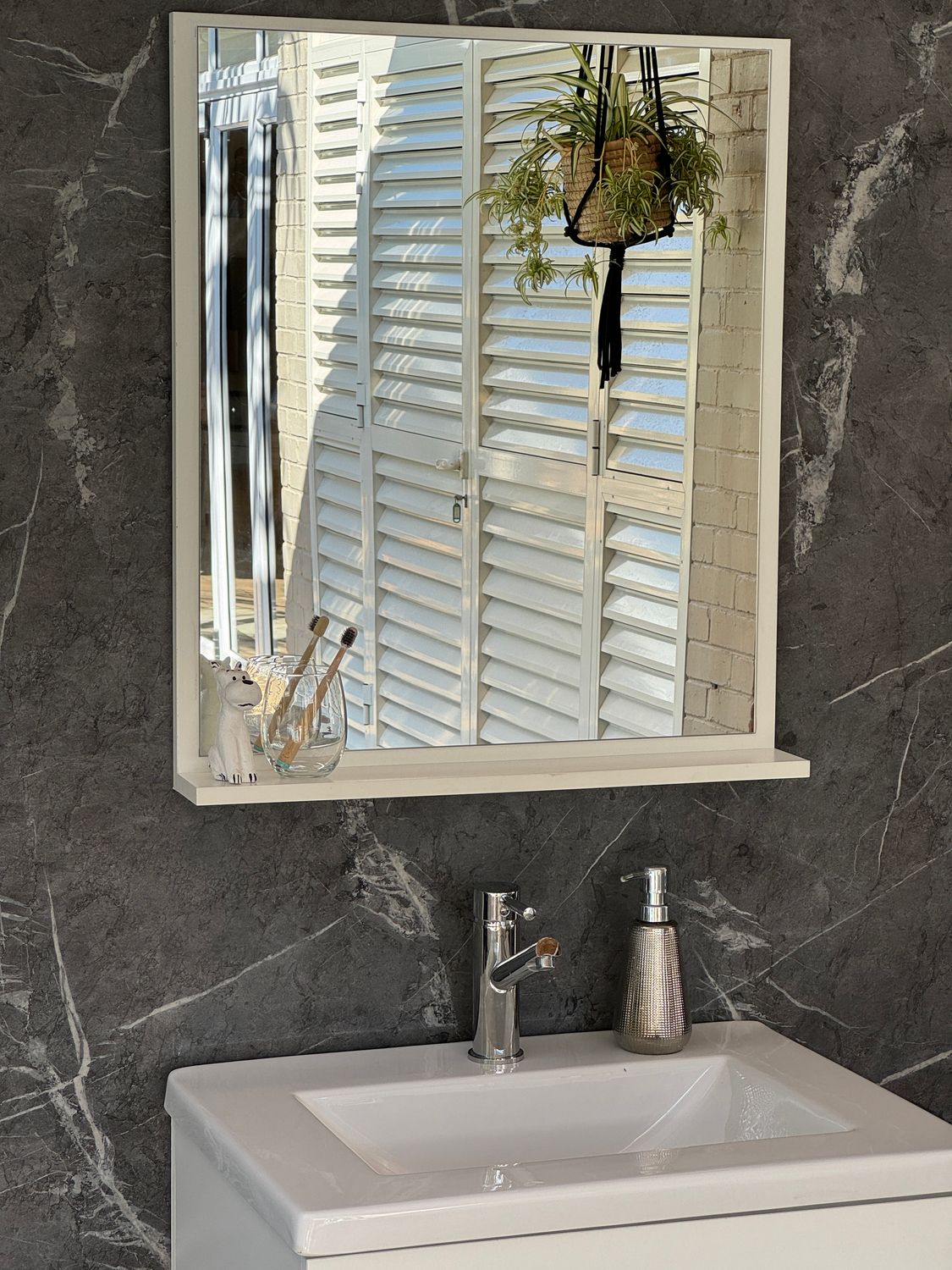 Mirror White 600 x 700