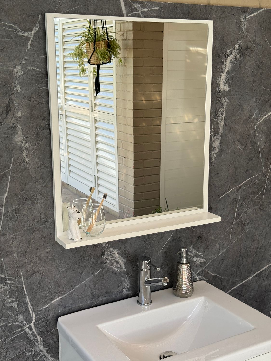 Mirror White 600 x 700