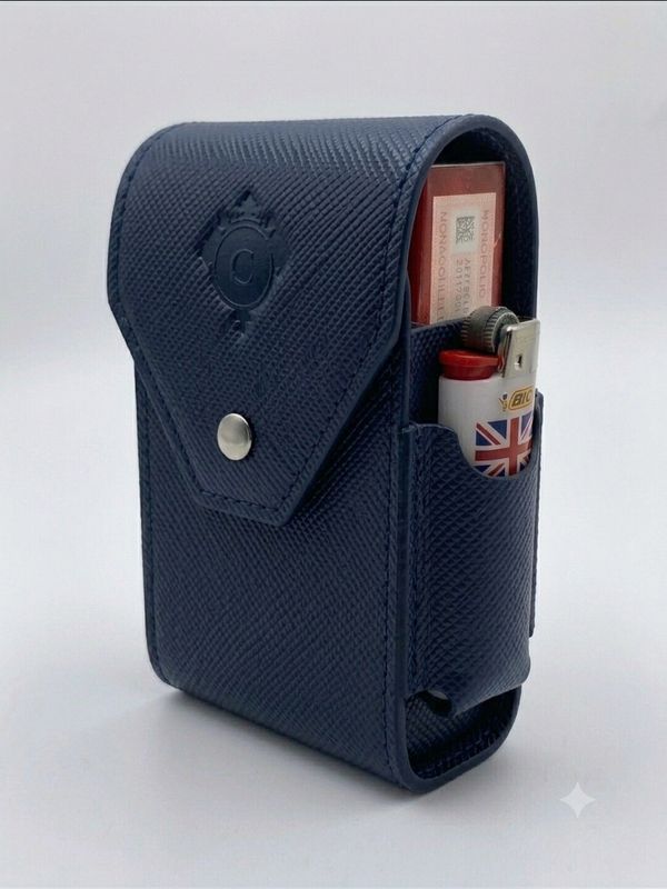 Cartujano Porta Pacchetto Lungo Con Porta Accendino Blu Saffiano Cartujano Porta Pacchetto Lungo Con Porta Accendino Blu Saffiano