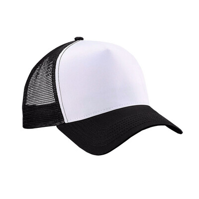 Jockey sublimable modelo malla color negro con zona blanca, talla estándar, área sublimable de 9 x 17 cm aprox.