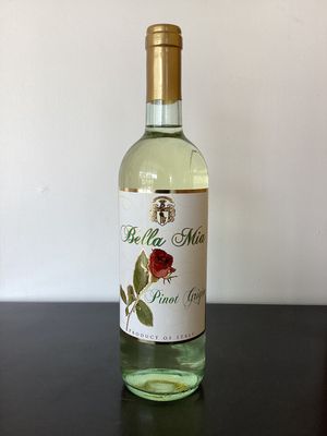 Bella Mia Pinot Grigio Provincia di Pavia IGT Lombardy Italy 2024 (750ml) Bella Mia Pinot Grigio Provincia di Pavia IGT Lombardy Italy 2024 (750ml)