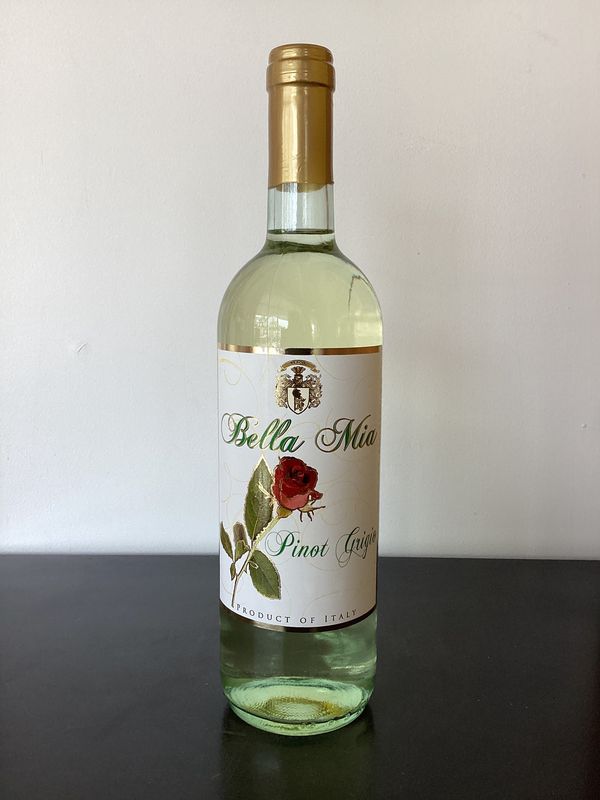 Bella Mia Pinot Grigio Provincia di Pavia  IGT Lombardy Italy 2024 (750ml)