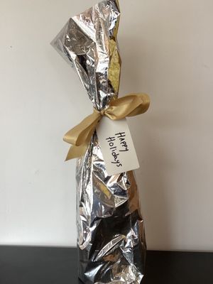 Silver Gift Wrapping with Gold Bow / Christmas Gift Bag Silver Gift Wrapping with Gold Bow / Christmas Gift Bag