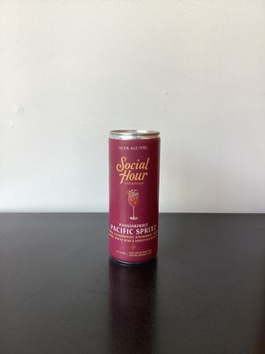 Social Hour Passionfruit Pacific Spritz Cocktail New York, USA (250ml)