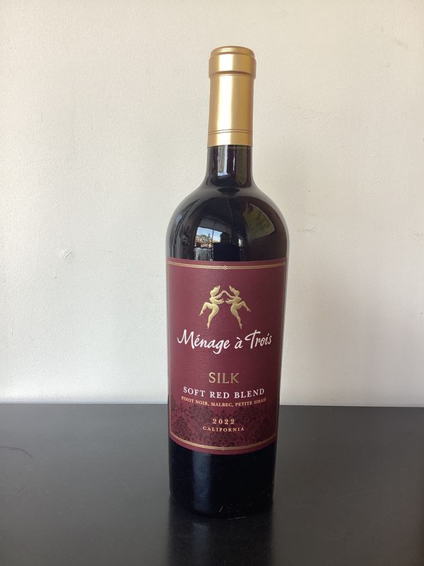 Menage a Trois "Soft Red Blend Silk" California, USA 2022 (750ml)