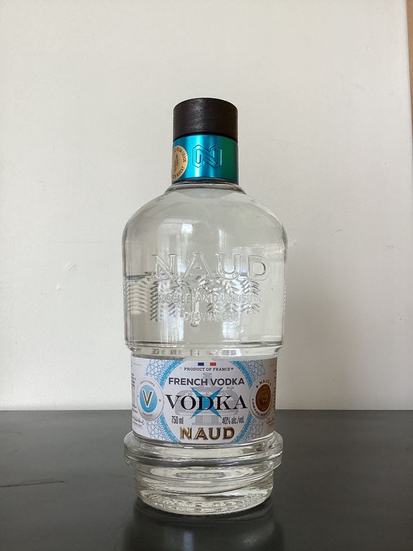 Naud French Vodka France (750ml)