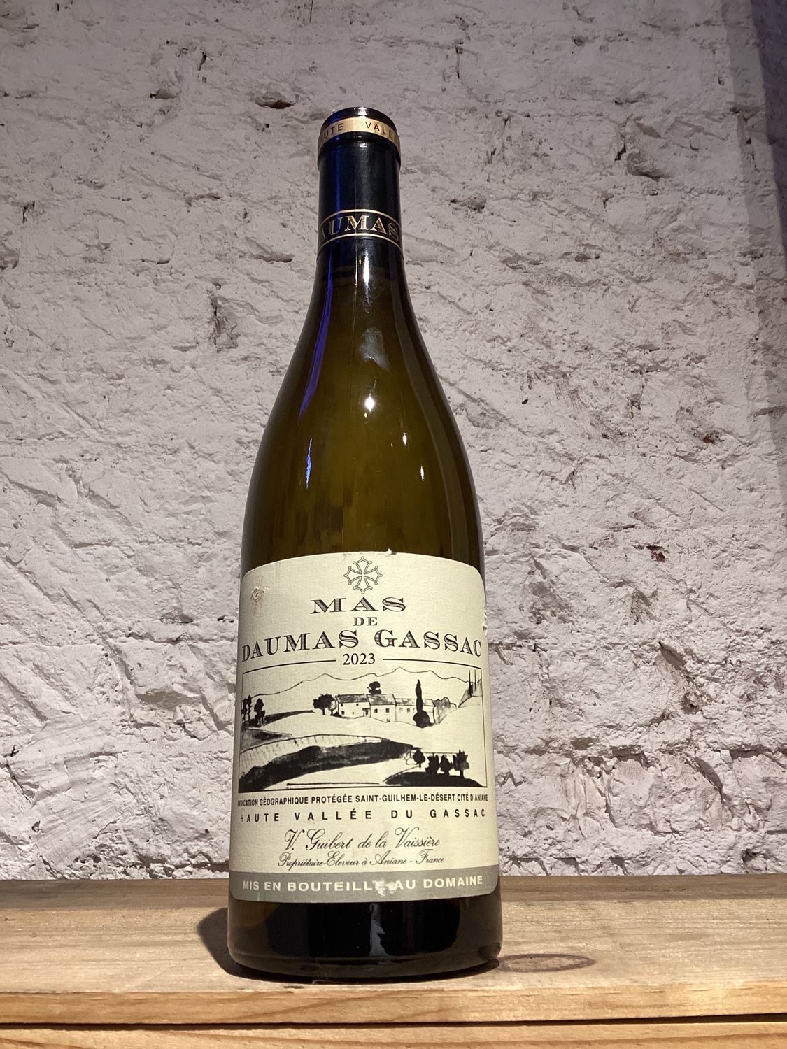 (1489 F2-A10) Mas de Daumas Gassac Blanc IGP Saint-Guilhem-le-Desert Cite d'Aniane, France 2023 (750ml)