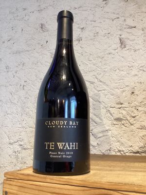 (2654 F1-B11) Cloudy Bay Te Wahi Pinot Noir Central Otago, New Zealand 2018 (750ml)