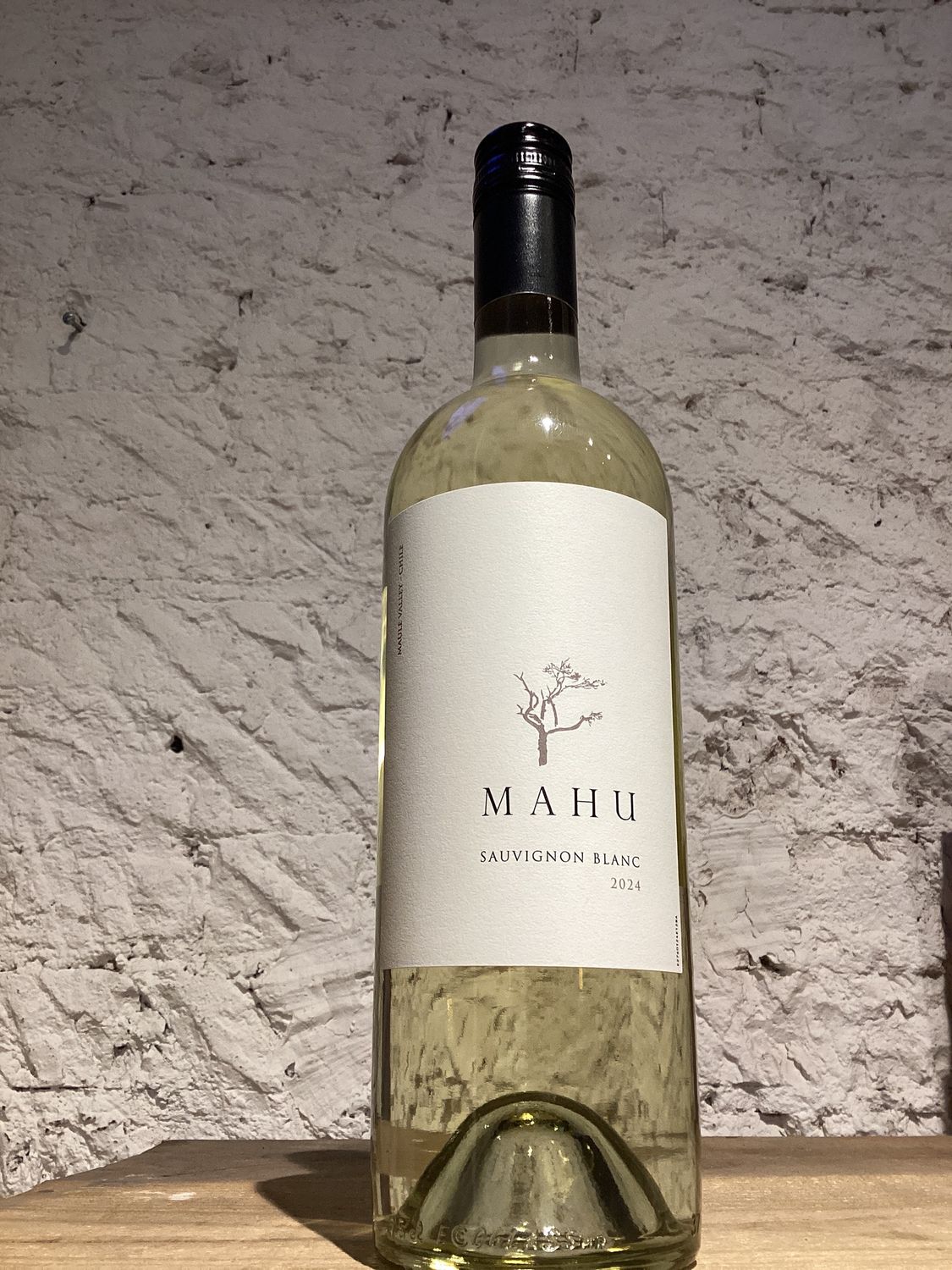 Mahu Sauvignon Blanc Uco Valley, Santiago Chile 2024 (750ml) Mahu Sauvignon Blanc Uco Valley, Santiago Chile 2024 (750ml)