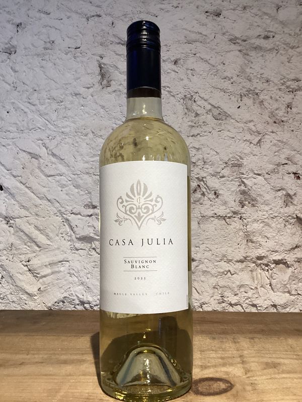 Casa Julia Sauvignon Blanc Valle del Maule, Chile  2025 (750ml)