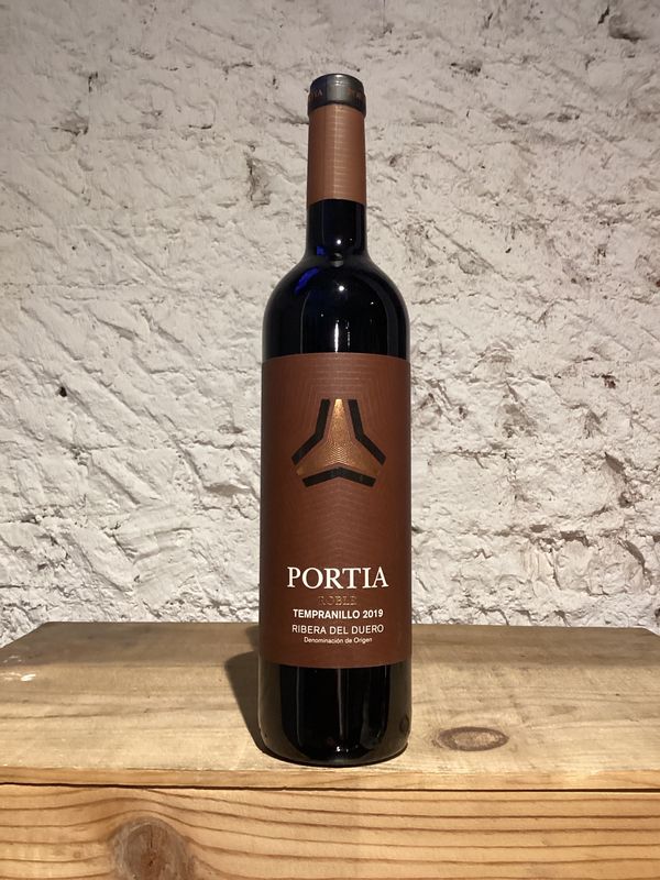 Bodegas Portia Roble Ribera del Duero, Spain 2019 (750ml)