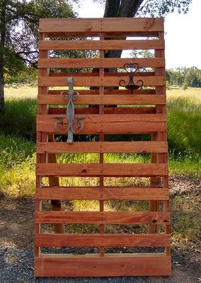 Display Pallet Wall