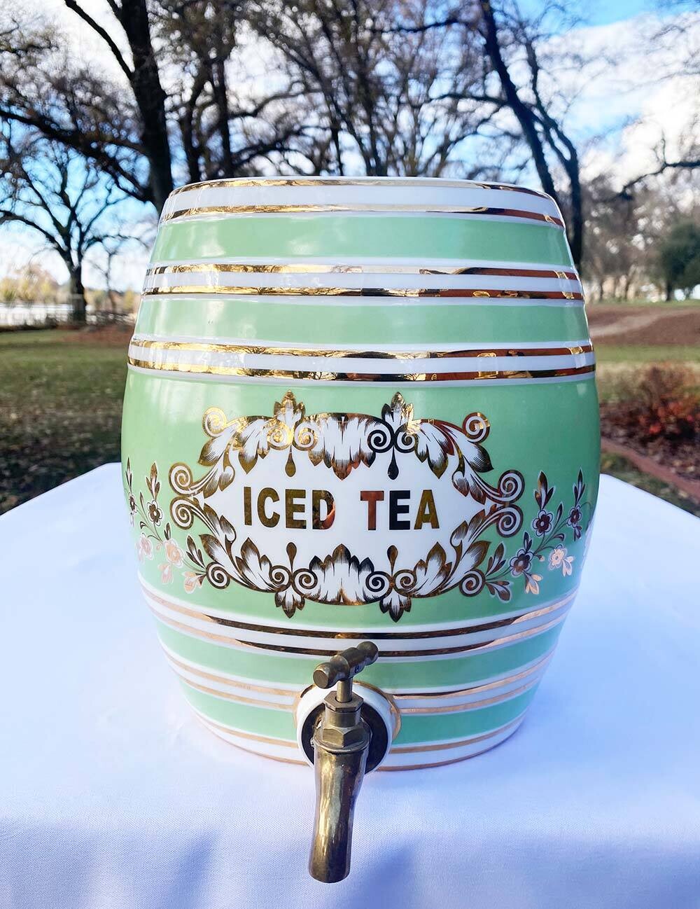 Vintage Iced Tea Decorative Dispenser Vintage Iced Tea Decorative Dispenser