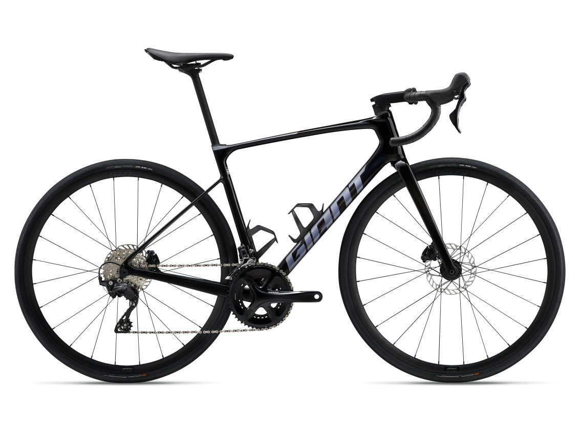 GIANT DEFY ADVANCED 2 M (2025)