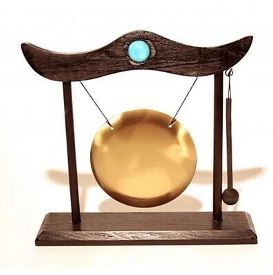 Gong piccolo con struttura in legno e battacchio