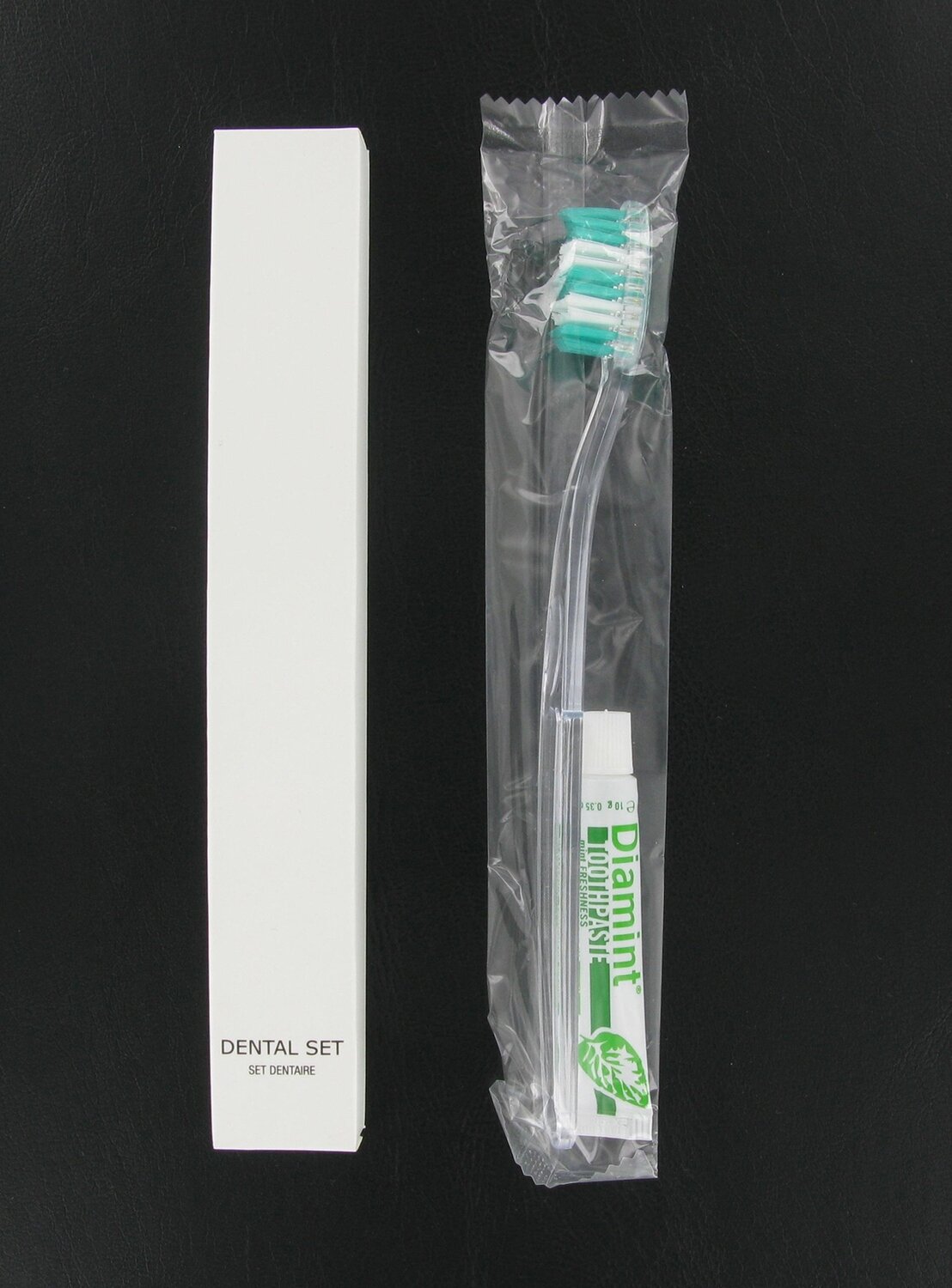 Confezione 1 pezzo C.50 KIT DENTALE WHITE AND BLACK CAE