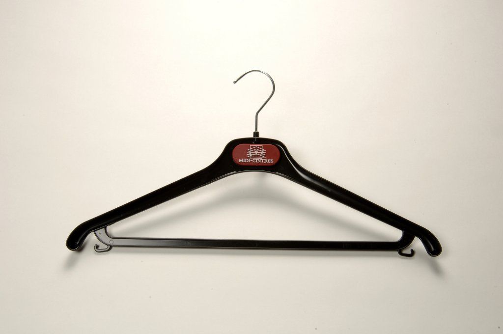 Confezione 1 pezzo GRUCCIA NERA PLASTICA 42CM