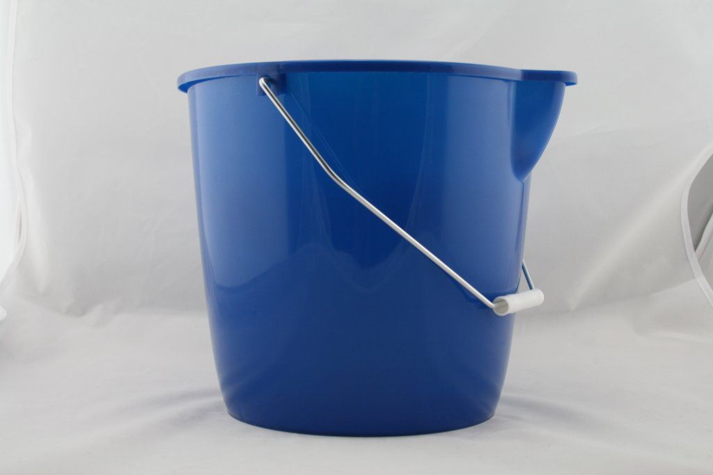 Confezione 1 pezzo SECCHIO 12 L BECCO VERSATORE BLU