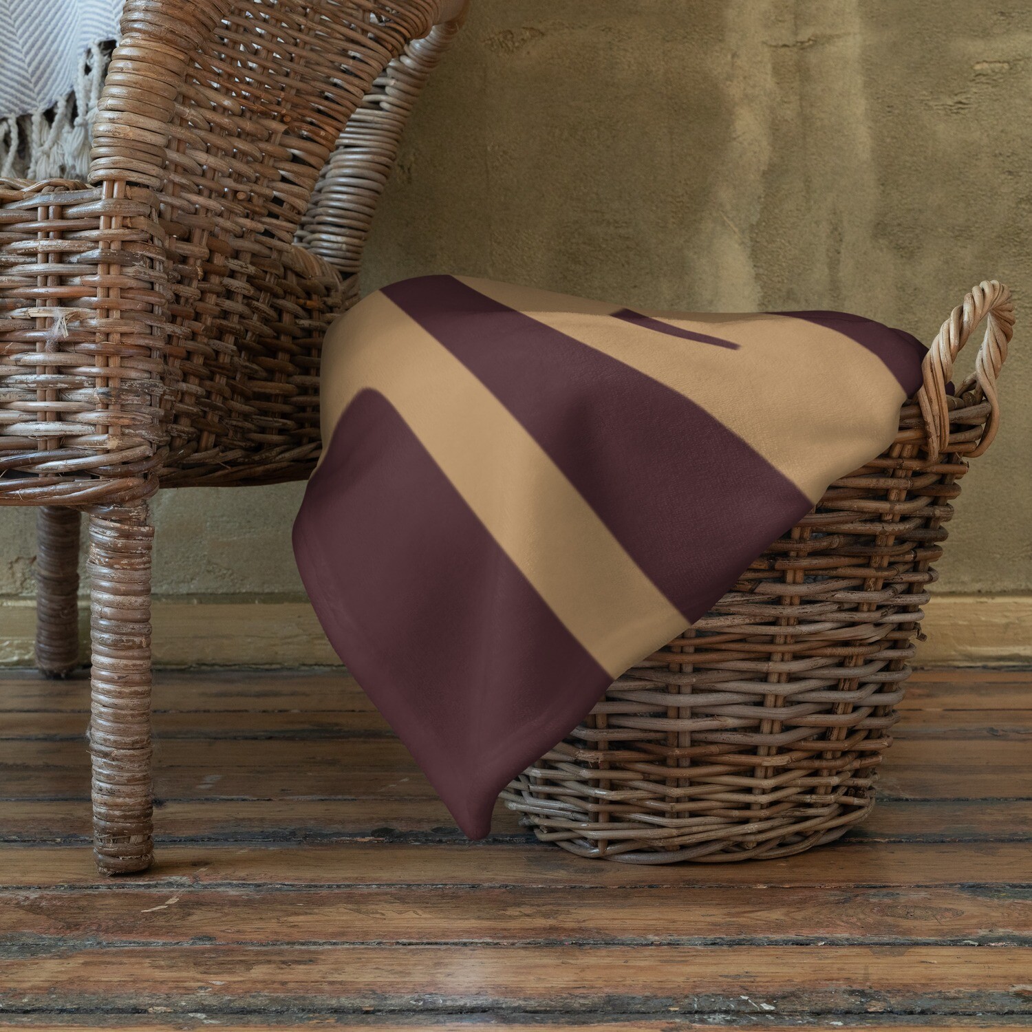 Bella Vista Hospitality Collection Large 60" x 80" Throw Blanket - Cocoa/Sand