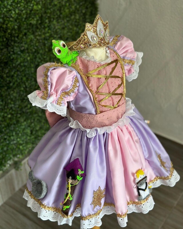 Baby Rapunzel con figuras 3D