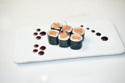 (80) Hossomaki Salmone (80) Hossomaki Salmone