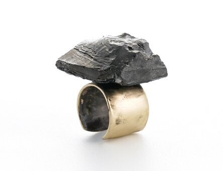 SHUNGITE RING GOLD