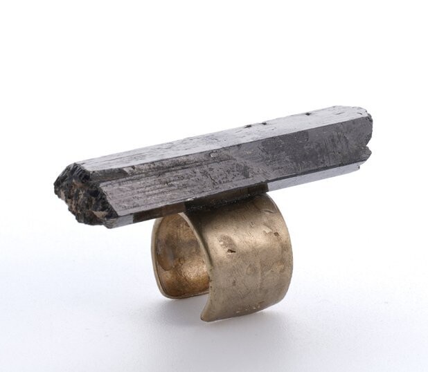 BLACK TOURMALINE RING GOLD
