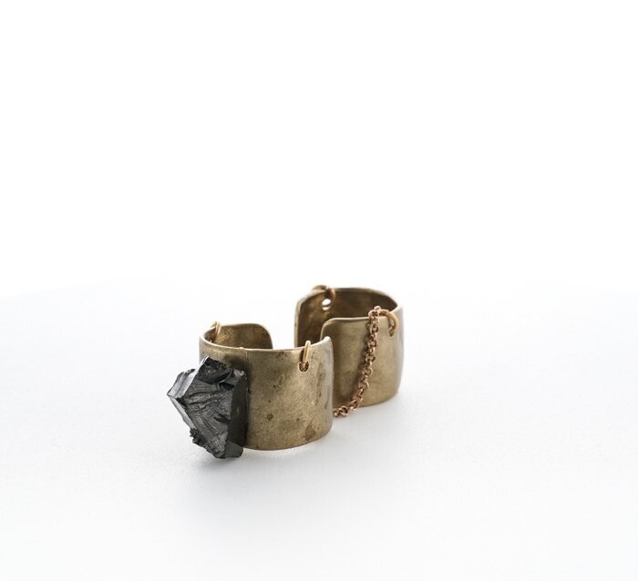 SHUNGITE DOUBLE RING GOLD