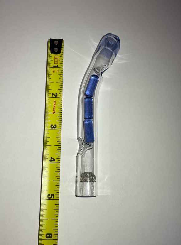 Solo 3 Stem With Icy Blue Satin Cooling Logs, Cooling Spikes, And A Matching Semi Flattened Mouthpiece
