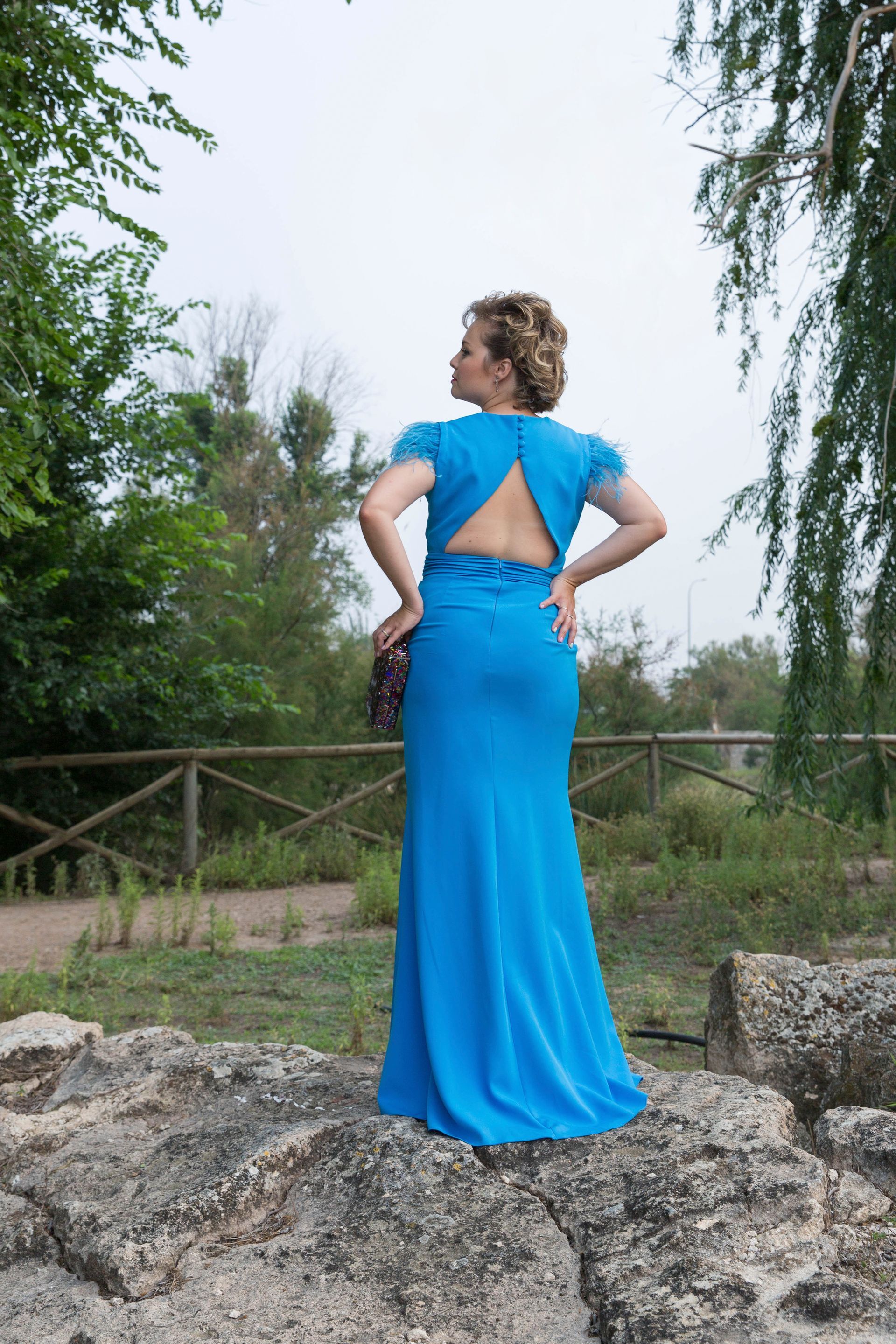 Vestido Largo Plumas Frozen