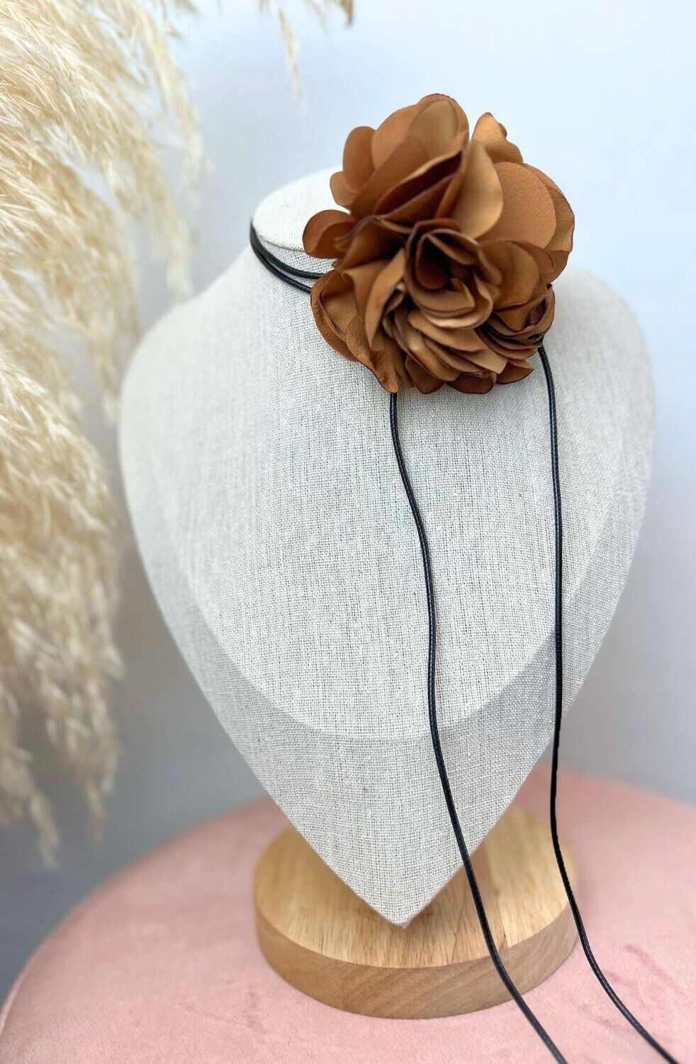 Choker Flor Marrón