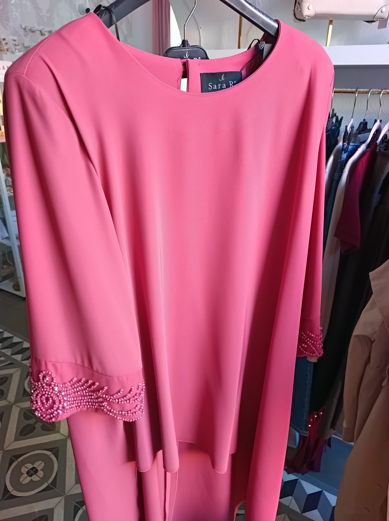 CONJUNTO CASACA PEDRERIA-ROSA MAGENTA SARA R.