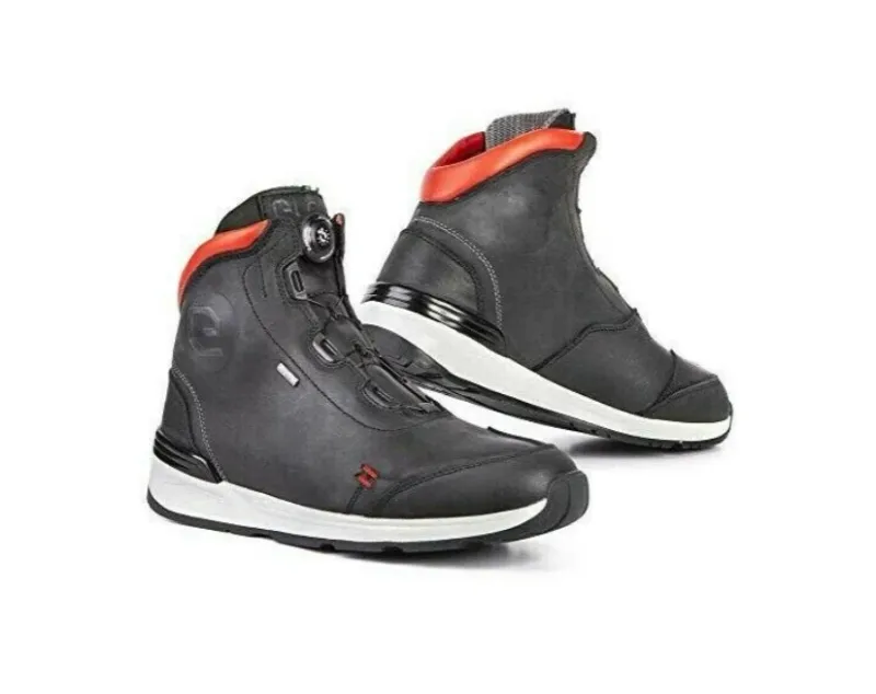 Scarpa Versus