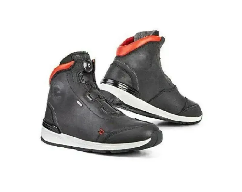 Scarpe Versus Scarpe Versus