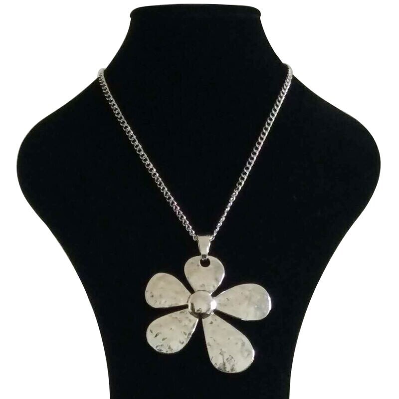 DAISY PENDANT