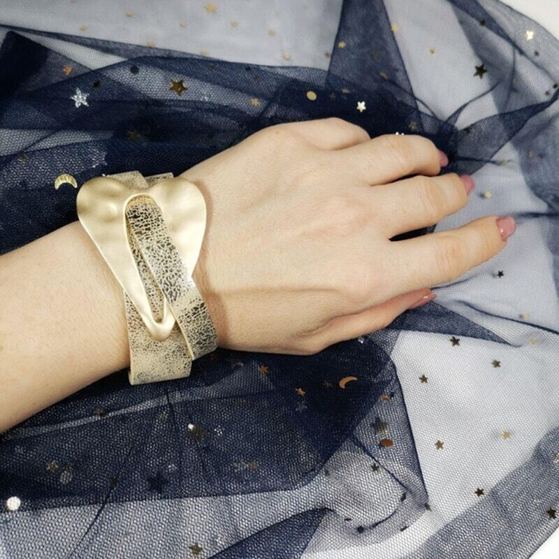 LEATHER BRACELET GOLD MAGNETIC CATCH