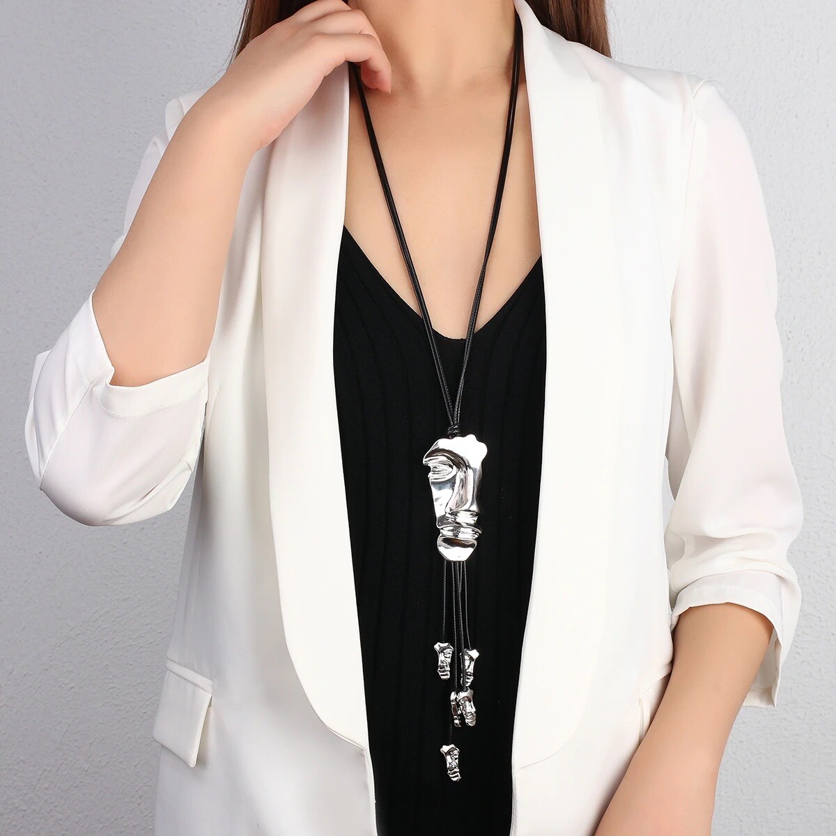 FACES LONG PENDANT