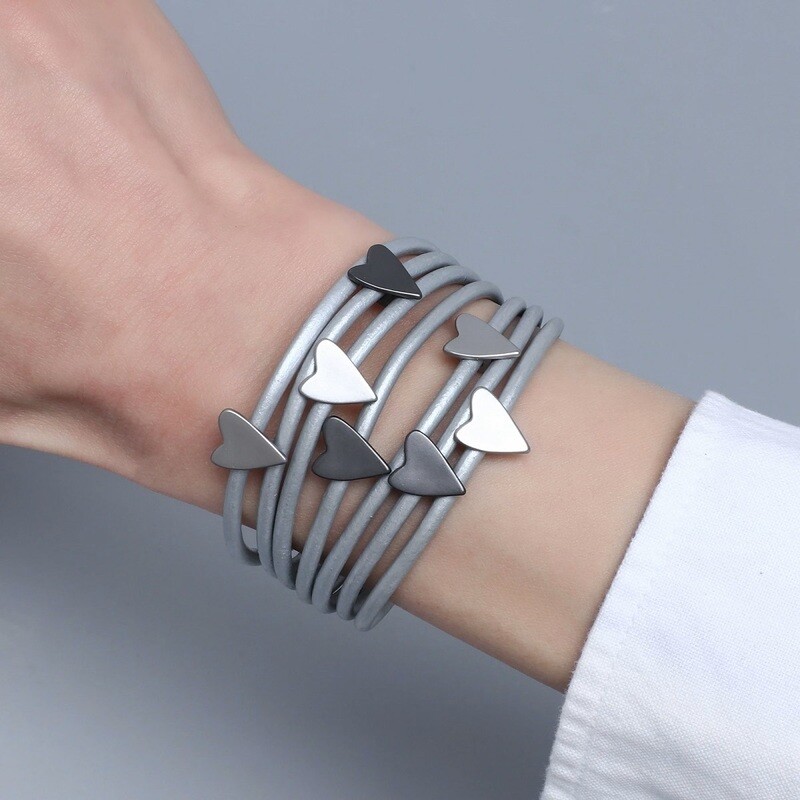 GREY LEATHER HEART BRACELET
